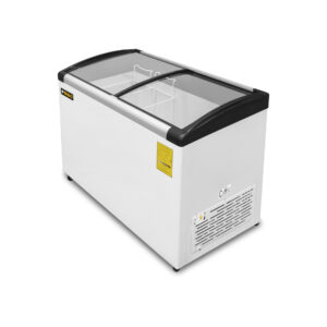 Vista lateral posterior de congelador RHINO CONGECRI-7C con panel de ventilación