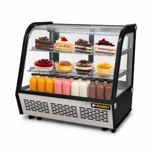Vitrina refrigerada Rhino VIREMO-120 exhibiendo postres y bebidas frías
